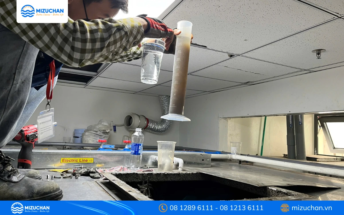 Nước thải xi mạ chưa qua xử lý gây ô nhiễm