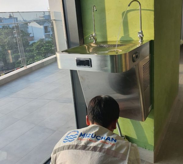 bồn uống nước công cộng