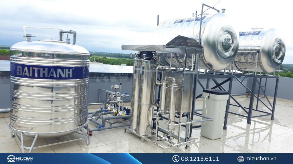Hệ thống lọc nước đầu nguồn inox cao cấp Mizuchan MIZ-DN02 lắp đặt thực tế trên sân thượng (kết hợp bồn chứa Inox)